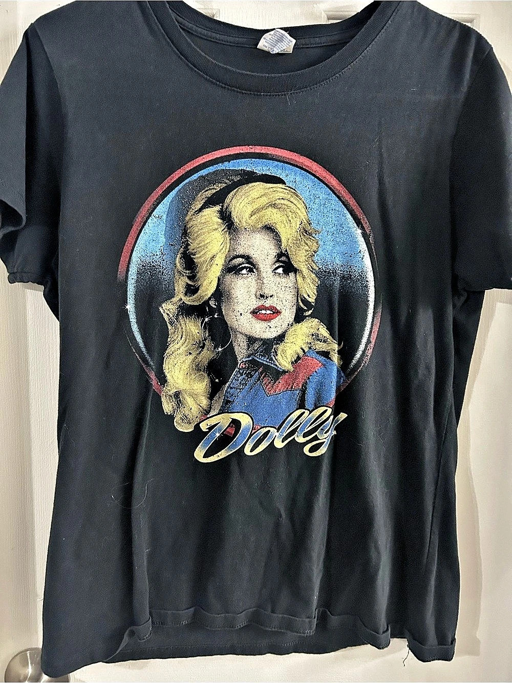 Dolly Parton Portrait Graphic T-Shirt Dolly Graphic Short Sleeve Tee in Black